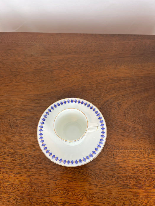 Vintage Blue And White Patterned Cup & Saucer Set (6)